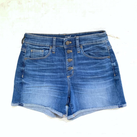 Universal thread mid rise shorts - Picture 1 of 4